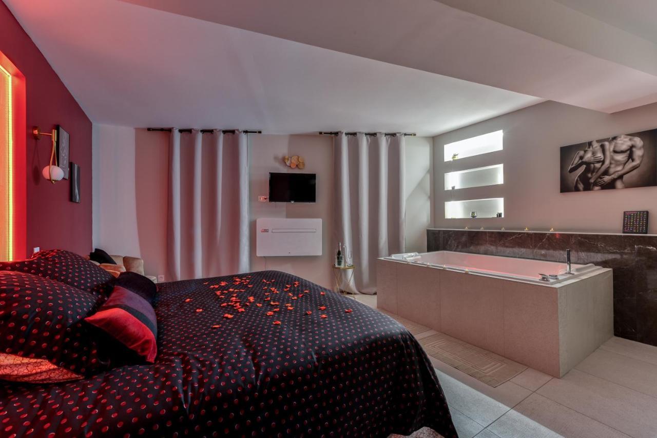 Les Gites De Laure - O Lit Divin, Instant De Volupte, Balneo Sauna, Climatisation, Netflix, 160M De La Cite Medievale Каркассон Экстерьер фото