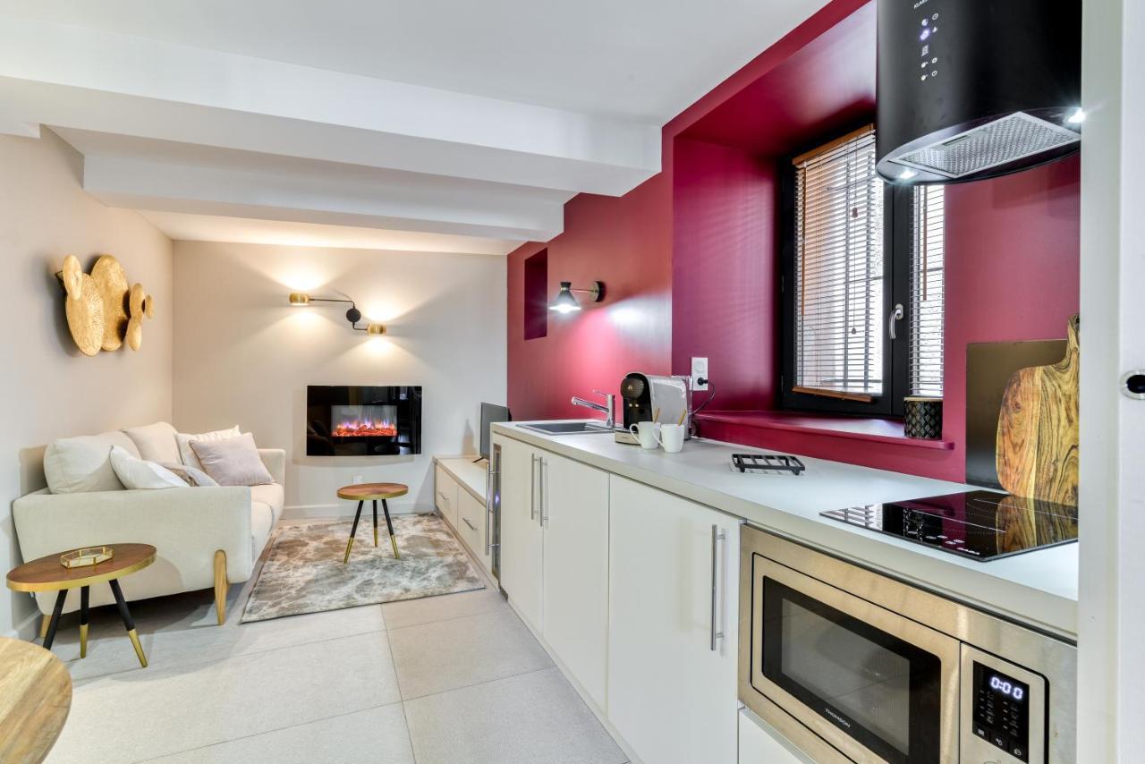 Les Gites De Laure - O Lit Divin, Instant De Volupte, Balneo Sauna, Climatisation, Netflix, 160M De La Cite Medievale Каркассон Экстерьер фото