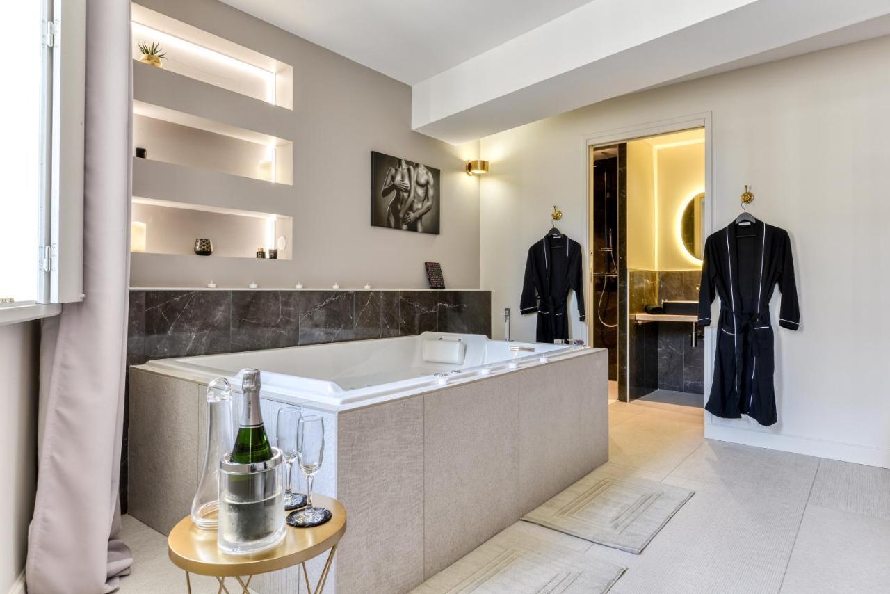 Les Gites De Laure - O Lit Divin, Instant De Volupte, Balneo Sauna, Climatisation, Netflix, 160M De La Cite Medievale Каркассон Экстерьер фото