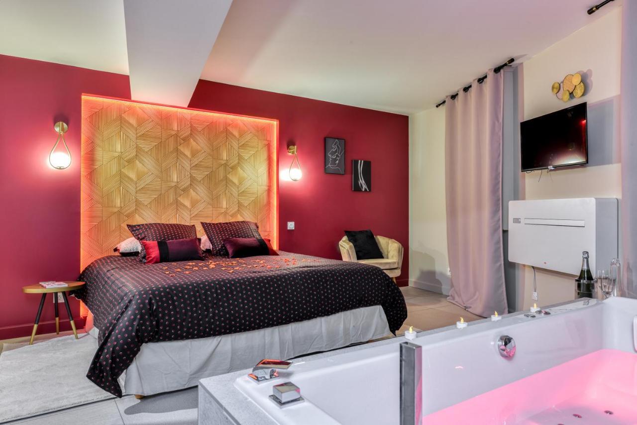 Les Gites De Laure - O Lit Divin, Instant De Volupte, Balneo Sauna, Climatisation, Netflix, 160M De La Cite Medievale Каркассон Экстерьер фото